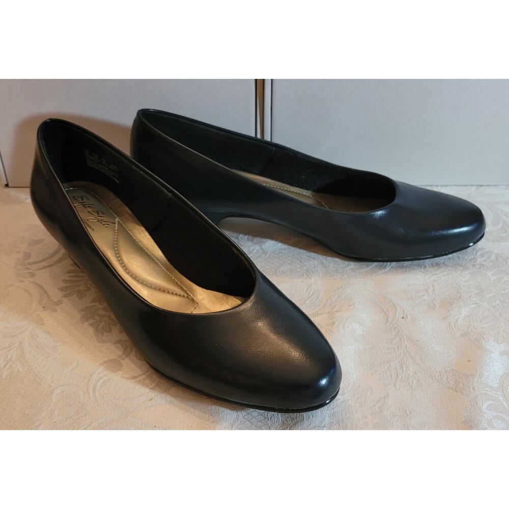 Hish Puppies Soft Style Pumps, Size 10, Navy